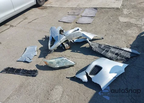 2011 Toyota Camry z USA, uszkodzony, nr VIN 4T1BF3EK0BU118527